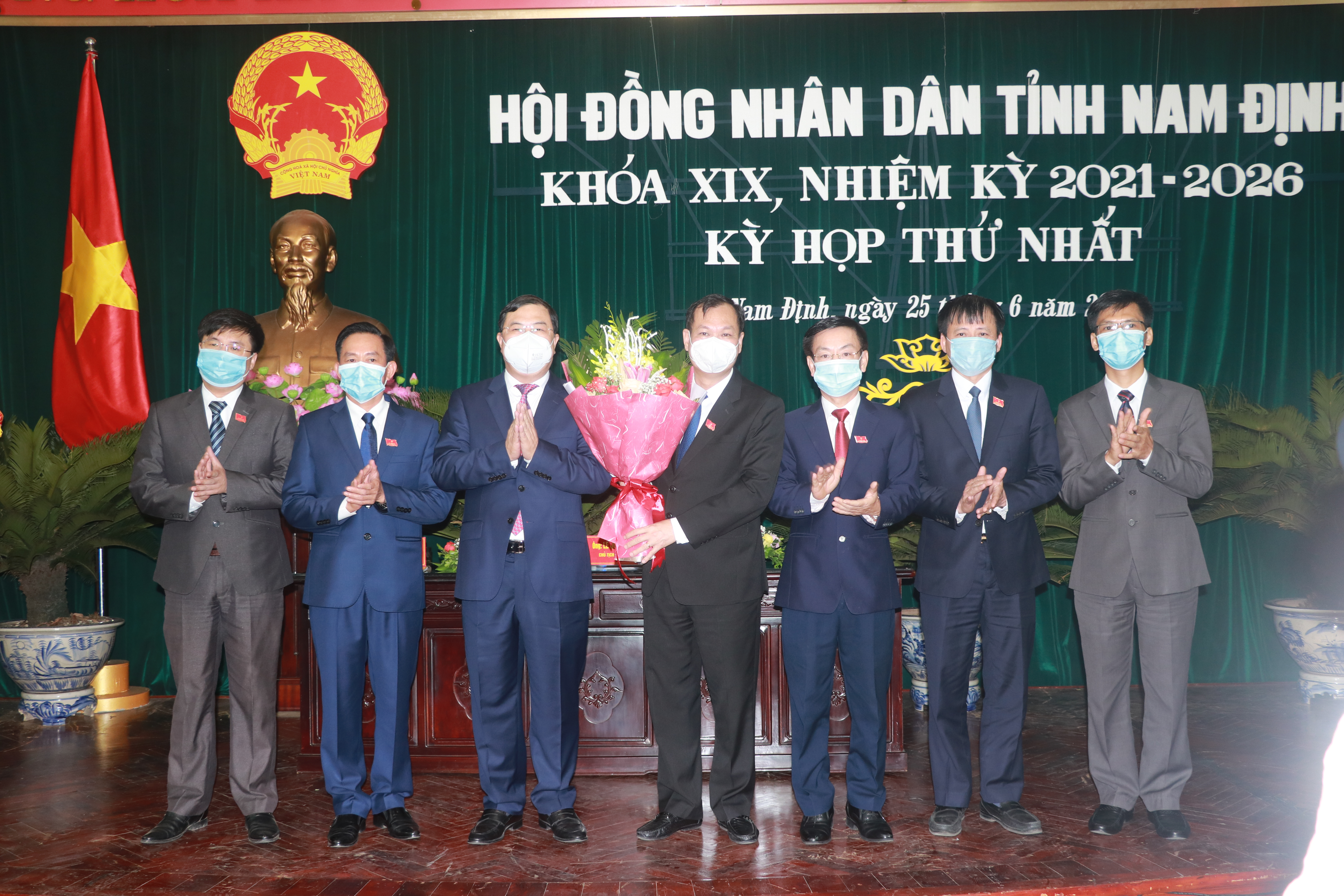 CHỦ NHIỆM UỶ BAN VĂN HOÁ, GIÁO DỤC, THANH NIÊN, THIẾU NIÊN VÀ NHI ĐỒNG DỰ KỲ HỌP THỨ NHẤT HĐND TỈNH NAM ĐỊNH KHOÁ XIX